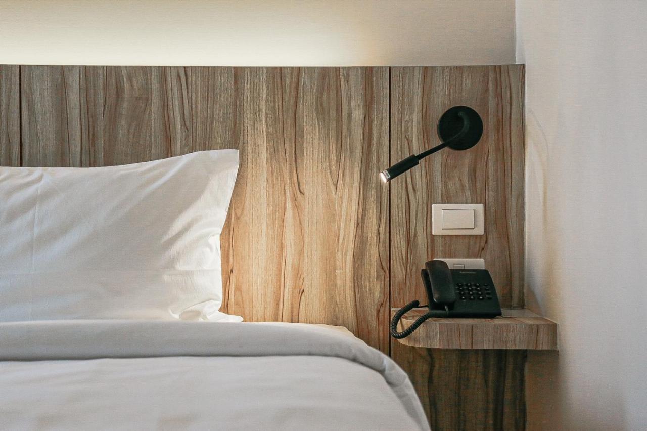 Homitel Bangkok Hotel Luaran gambar